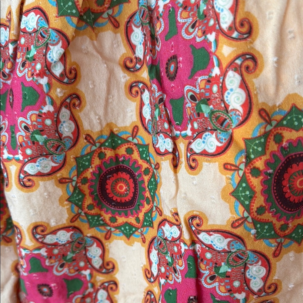 Colorful Patterned Sleeveless Top - Picture 2 of 2